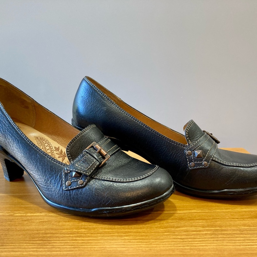 Sofft navy comfort heeled loafers 7 - Picture 10 of 11